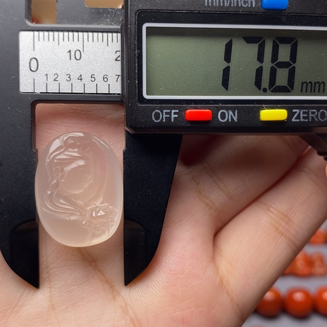 南红玛瑙配饰未镶嵌