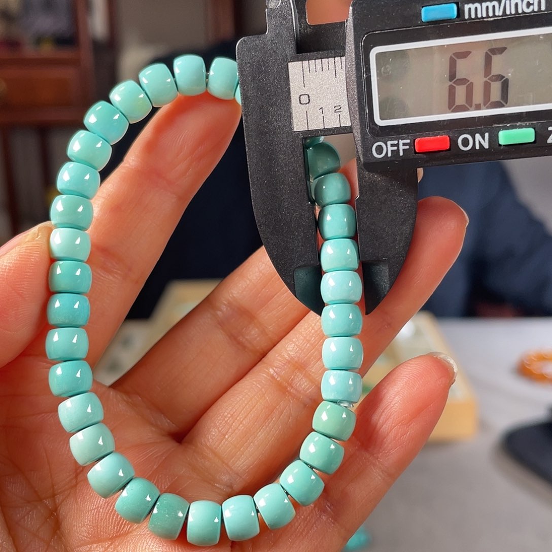 绿松石颈饰未镶嵌