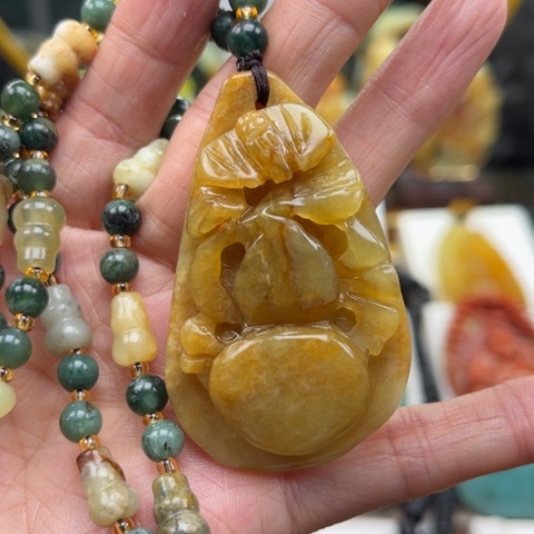 岫玉未镶嵌挂件挂件