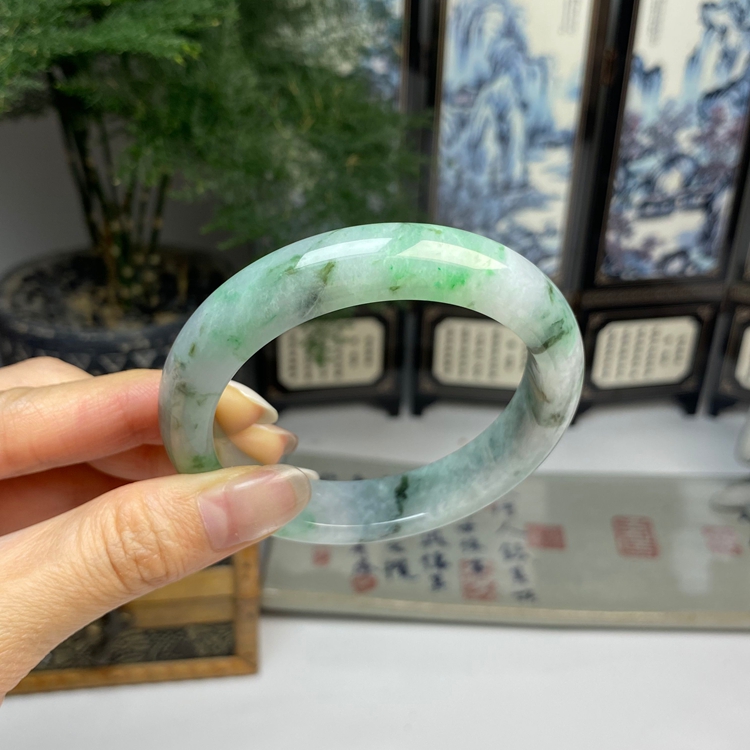 56.7老种飘绿正圈手镯 有纹 天然翡翠A货手镯