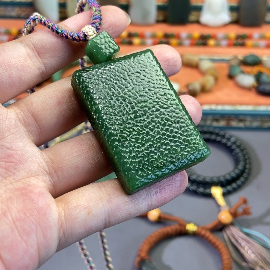 和田玉颈饰未镶嵌努**羊