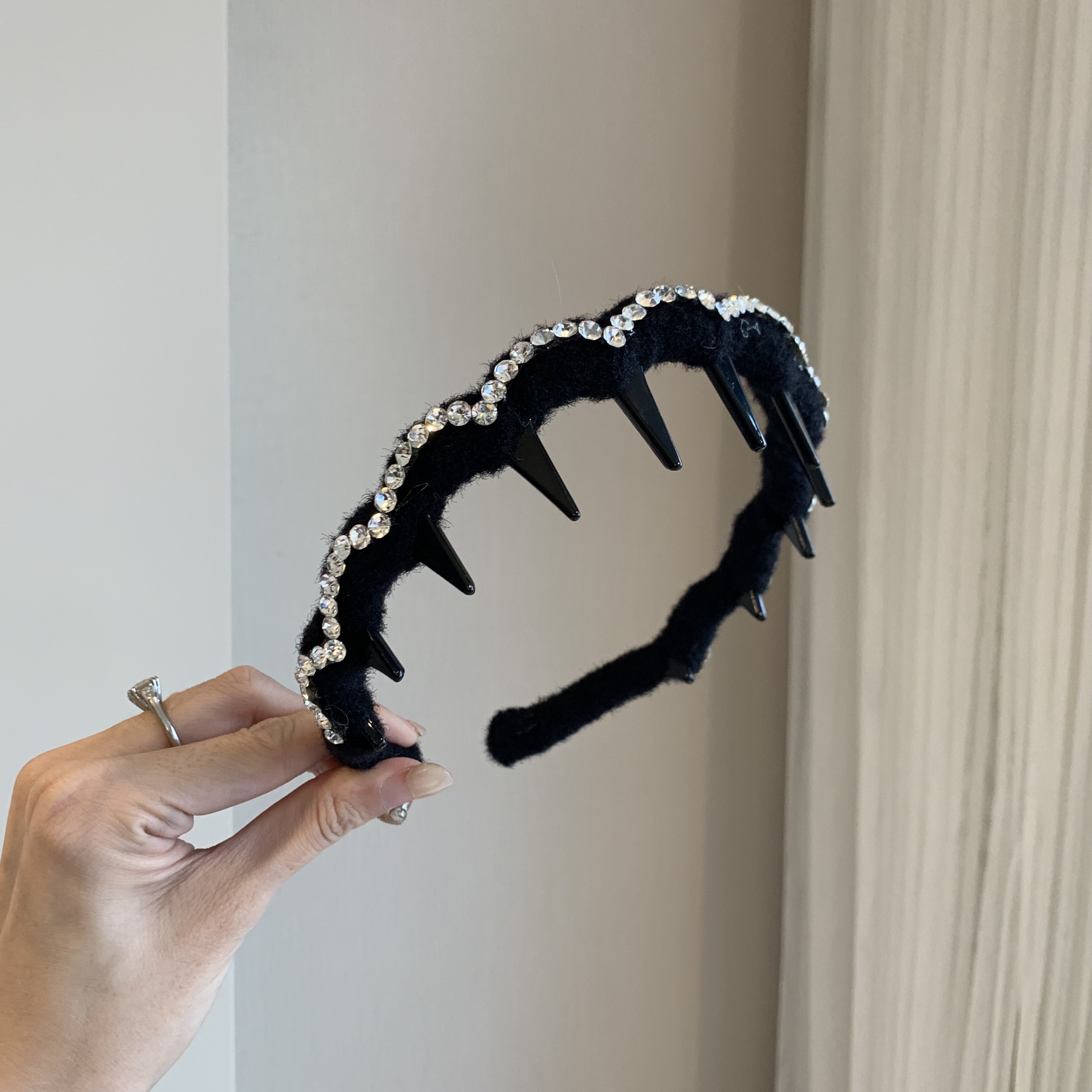 【喜儿ula】12-12-19气质简约百搭毛绒超闪防滑发箍