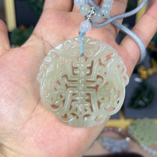 和田玉颈饰未镶嵌
