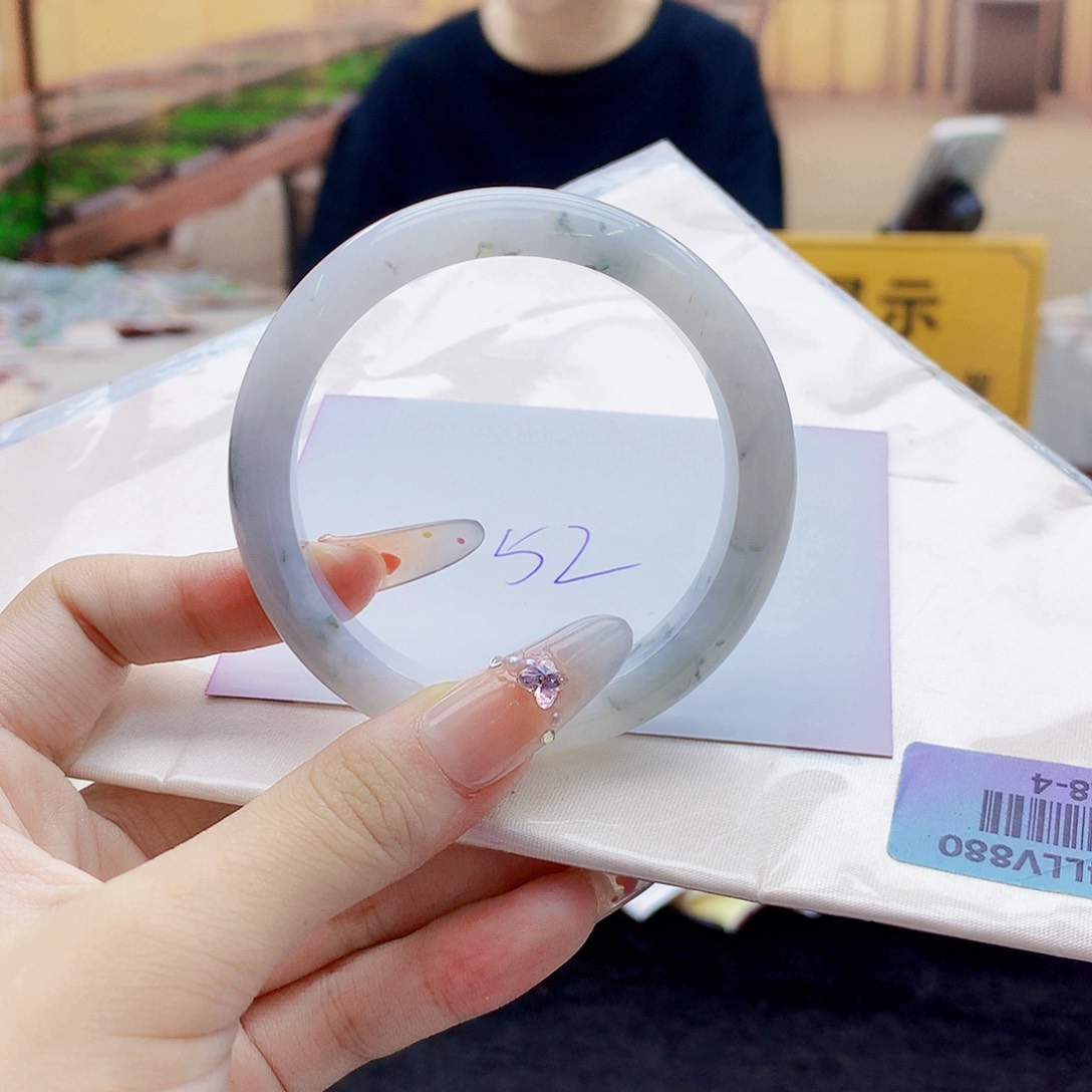 翡翠手镯未镶嵌689909999000990000