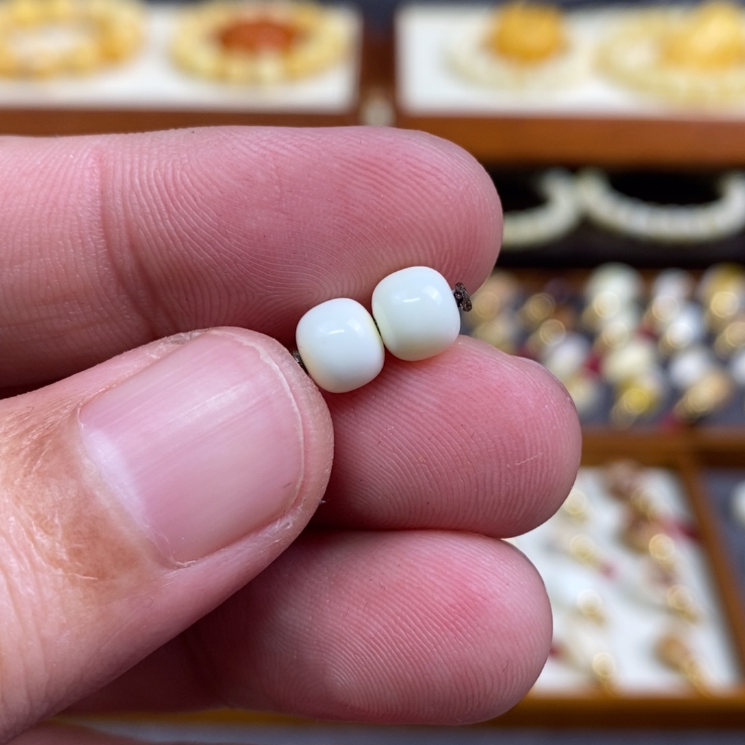 老***E蜜蜡未镶嵌裸石配饰