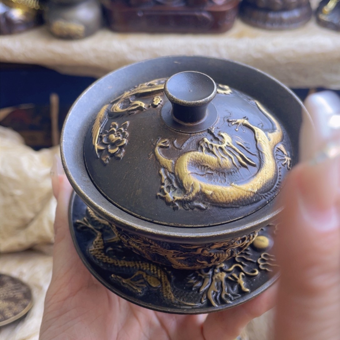 原矿风磨铜盖碗。