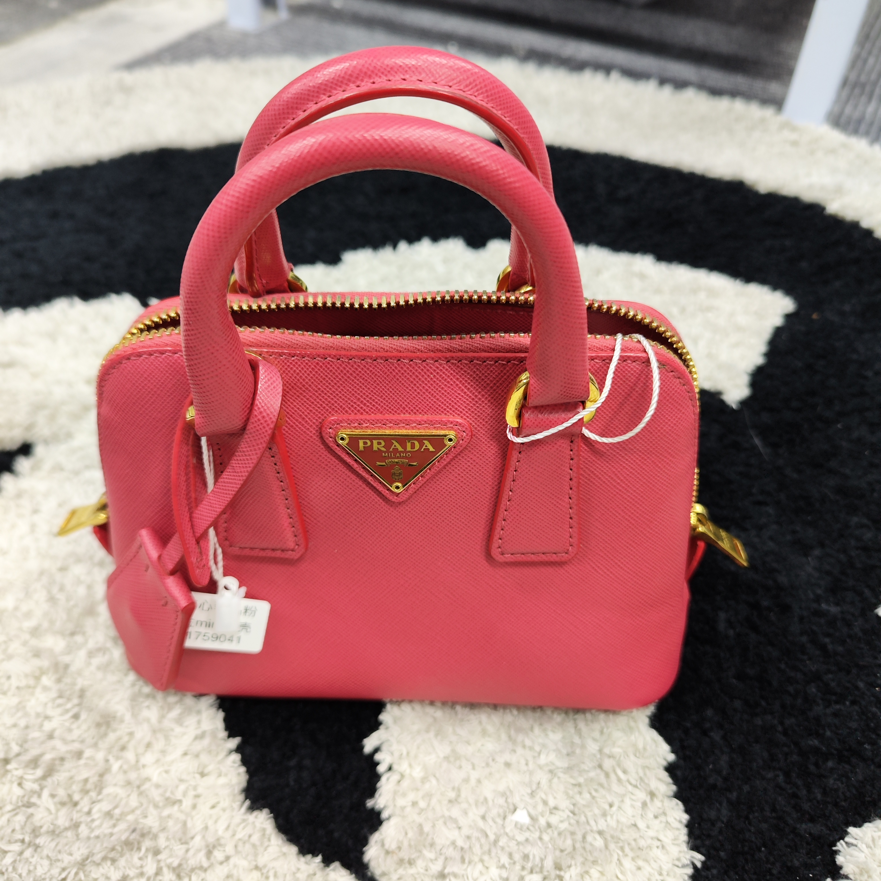95新 Prada/普拉达 prada贝壳包90033