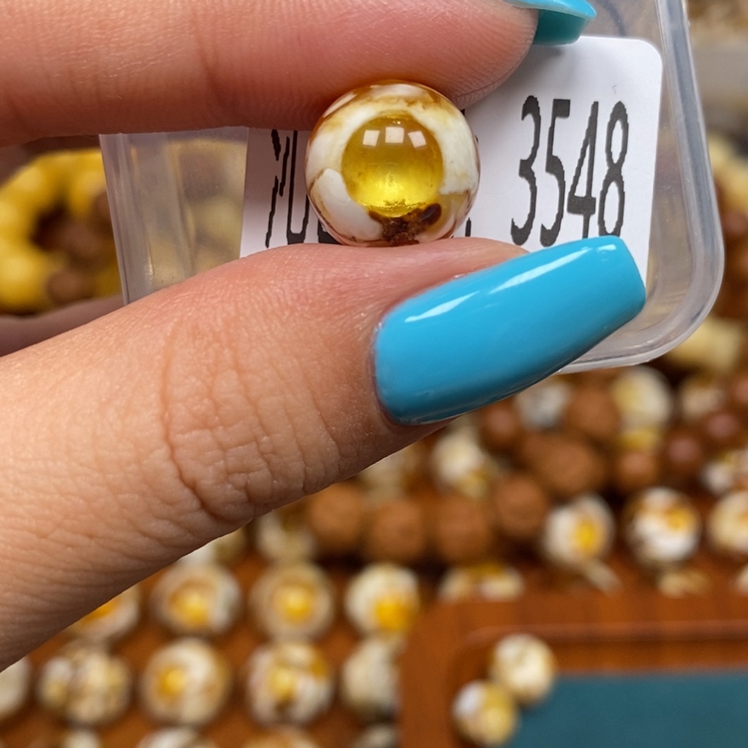 蜜蜡未镶嵌珠宝奇石3548