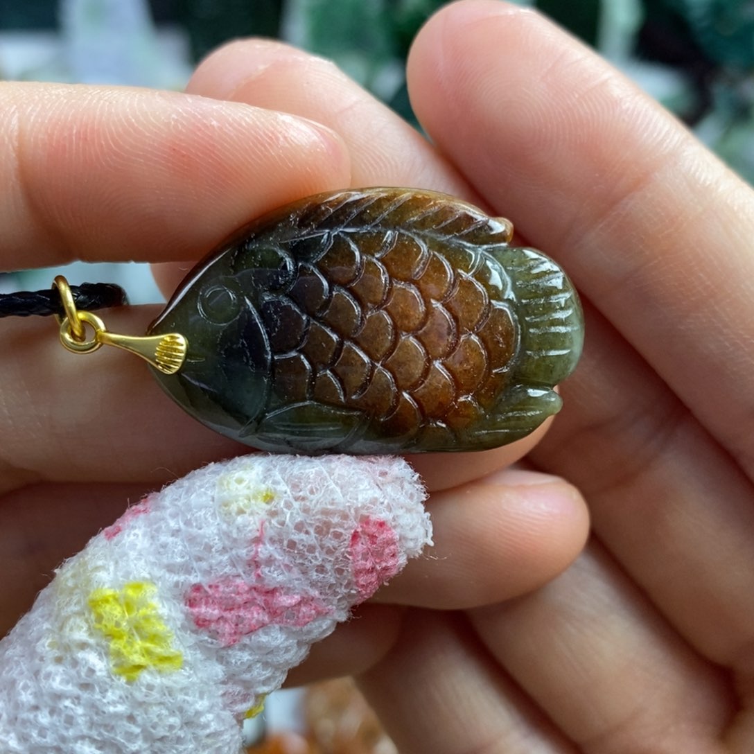翡翠颈饰未镶嵌吊坠