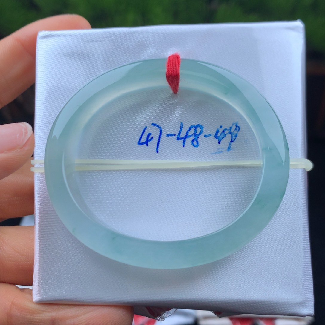 翡翠手镯未镶嵌不****y手镯