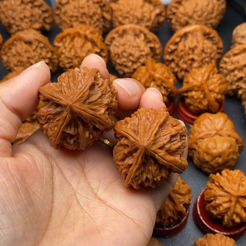【闪购商品】文玩核桃把件四棱