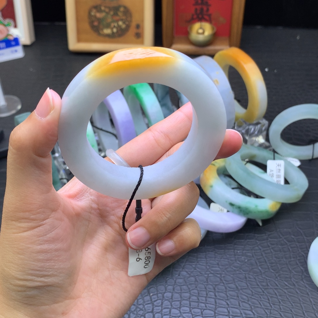 定制翡翠未镶嵌翡翠手镯