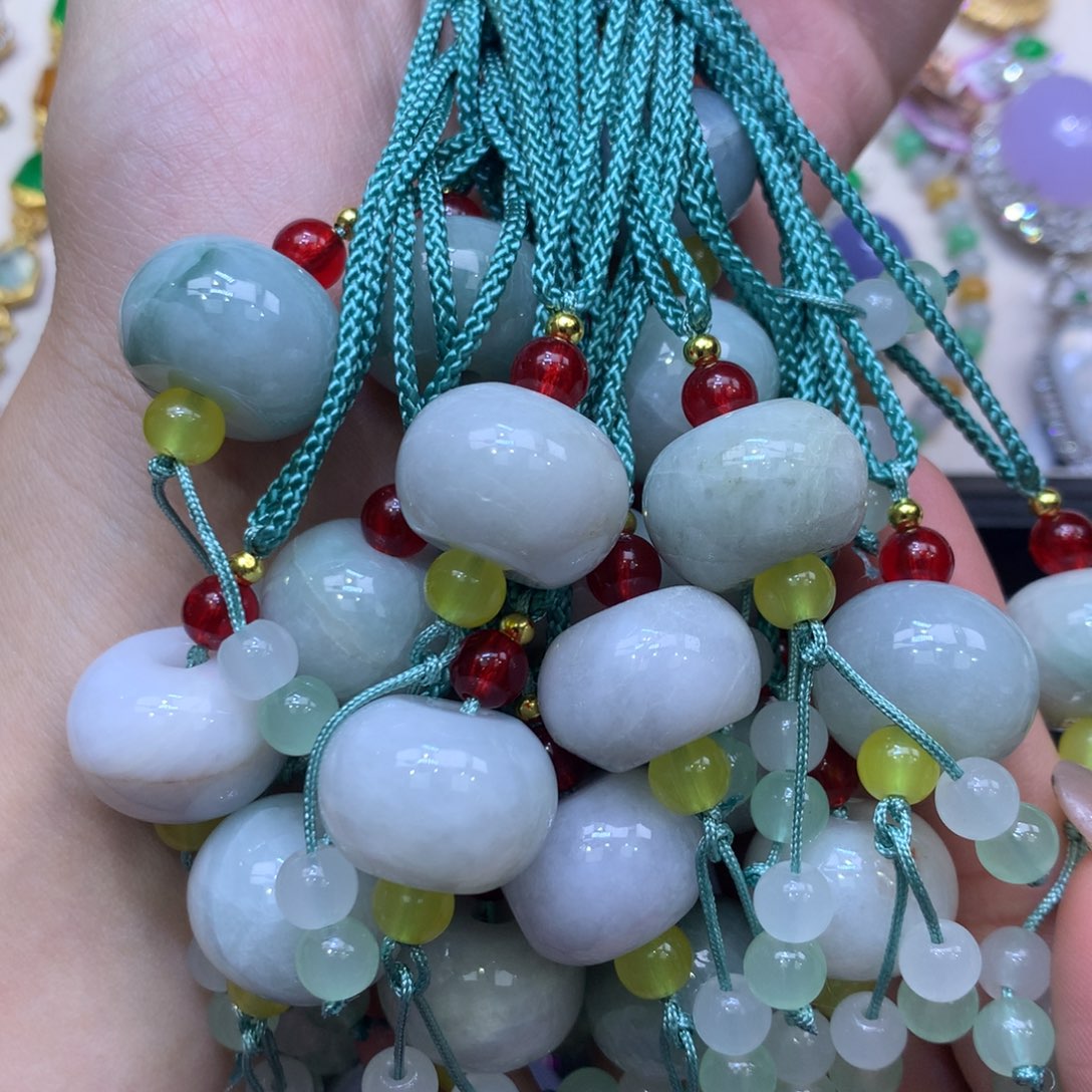 翡翠未镶嵌颈饰天然A货