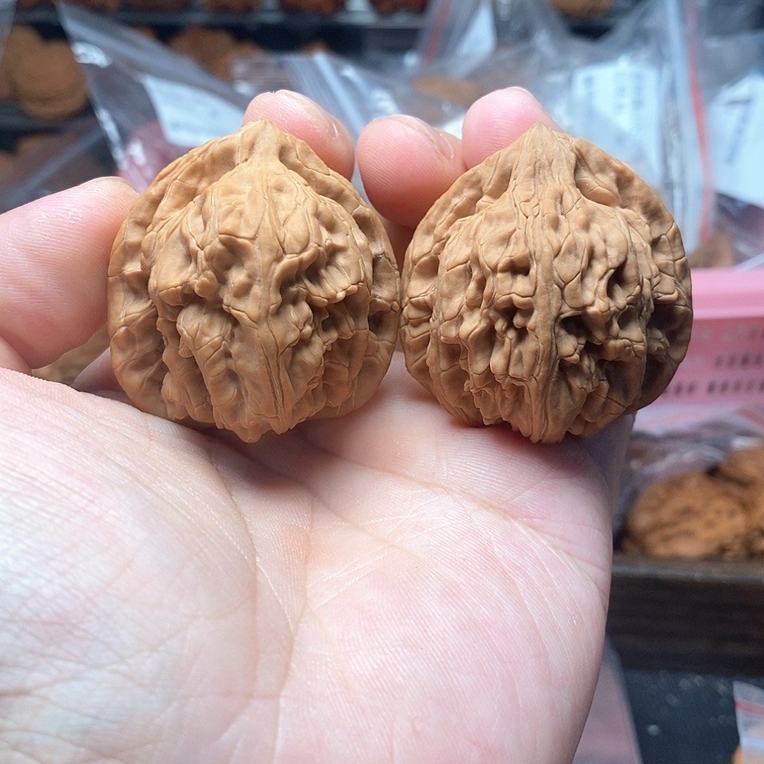 1文玩核桃龙门柱40-253