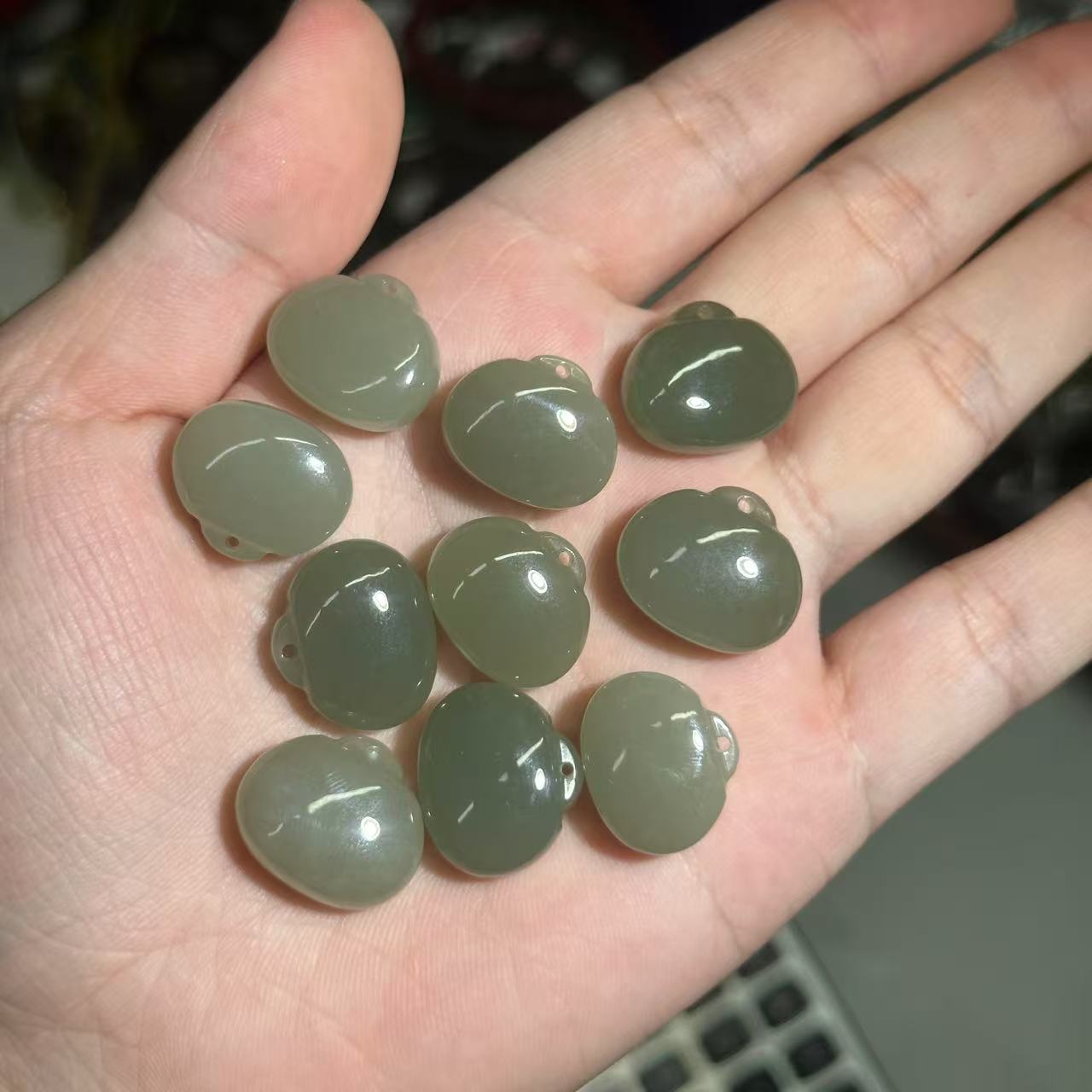 【O38】和田玉包包吊坠多样性发其一