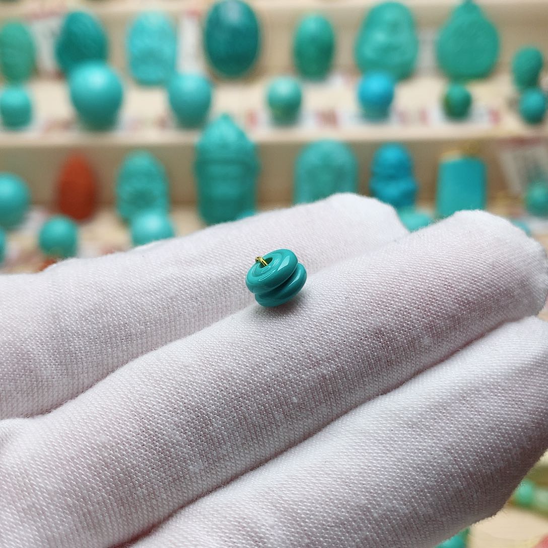 绿松石配饰未镶嵌