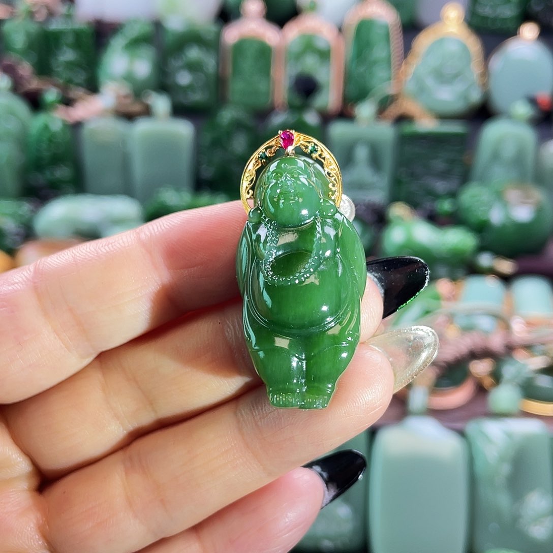 和田玉挂件18K金镶嵌