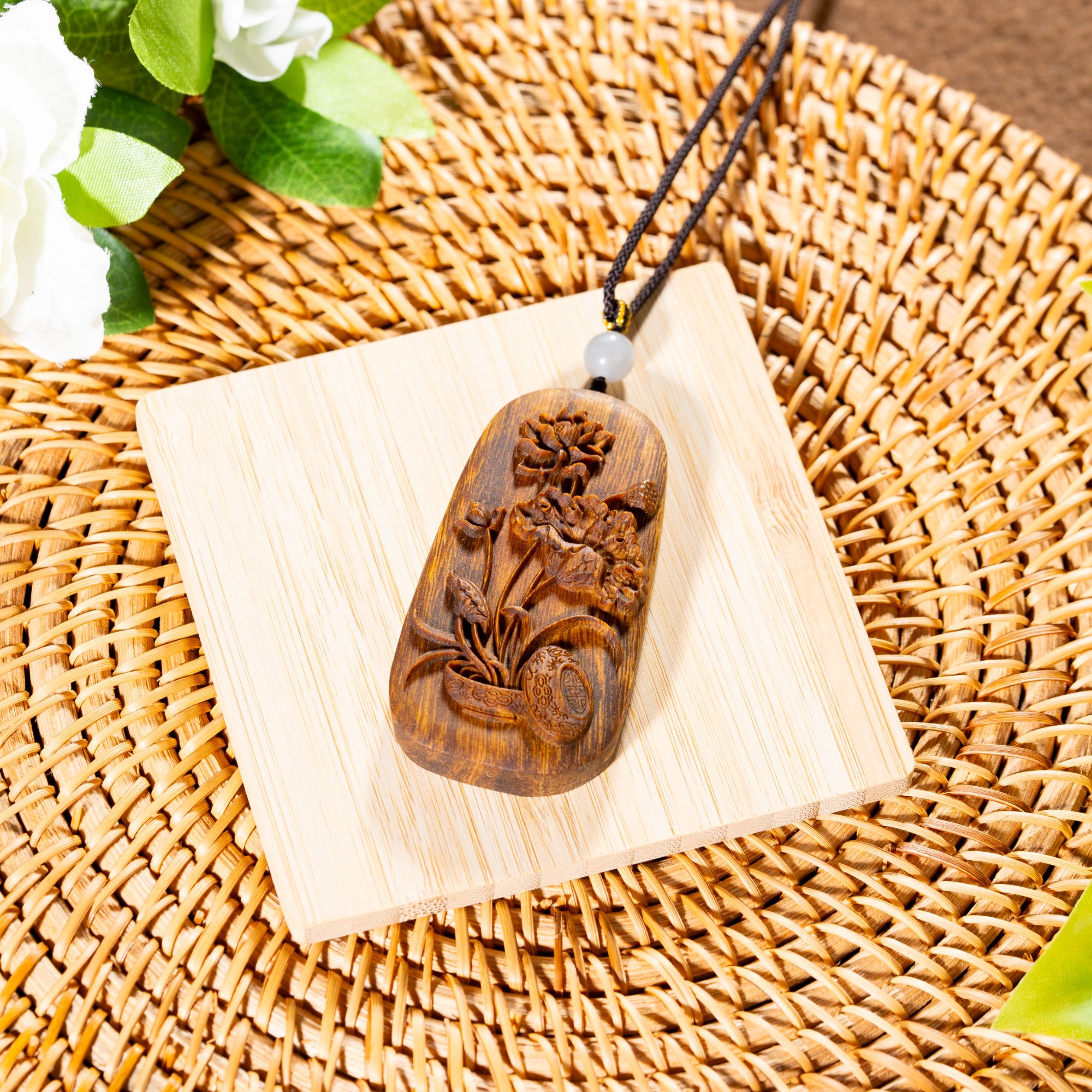 越南富森红土荷花水滴精雕吊坠沉水