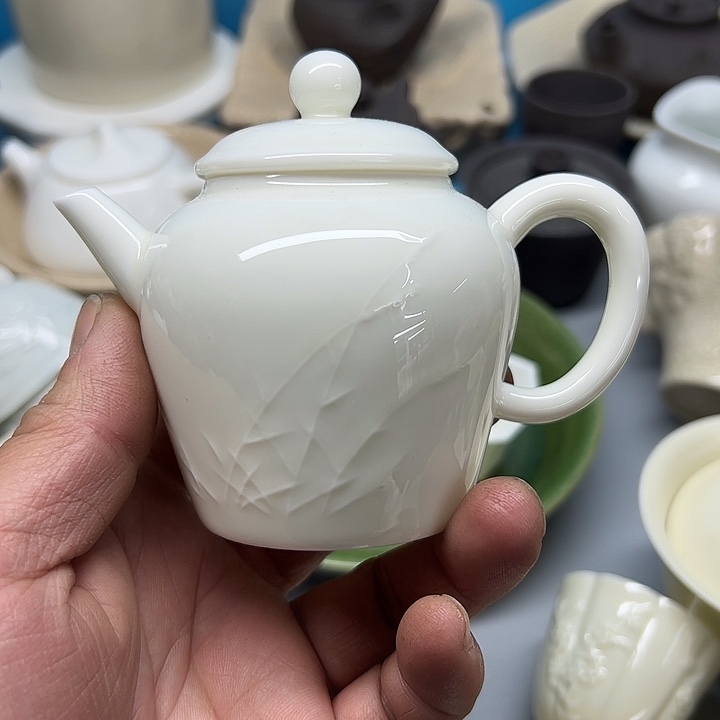 微瑕………………………….. 壶