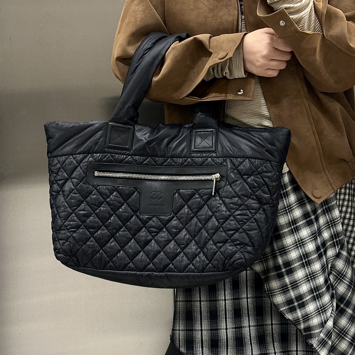 99新 Chanel/香奈儿 黑色泡芙托特手提包