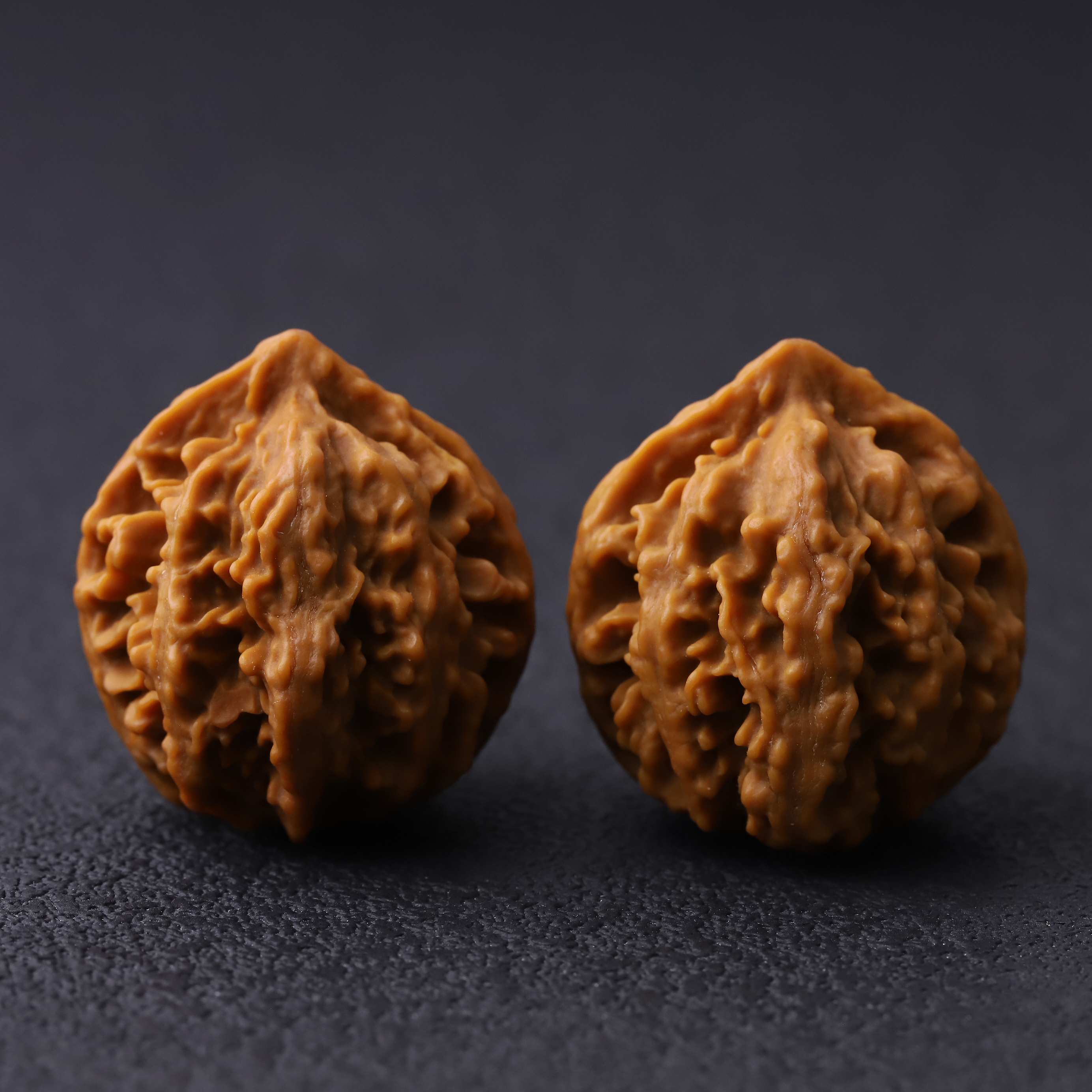 HT1203*1【西北楸八棱】打底款文玩楸核桃手把件