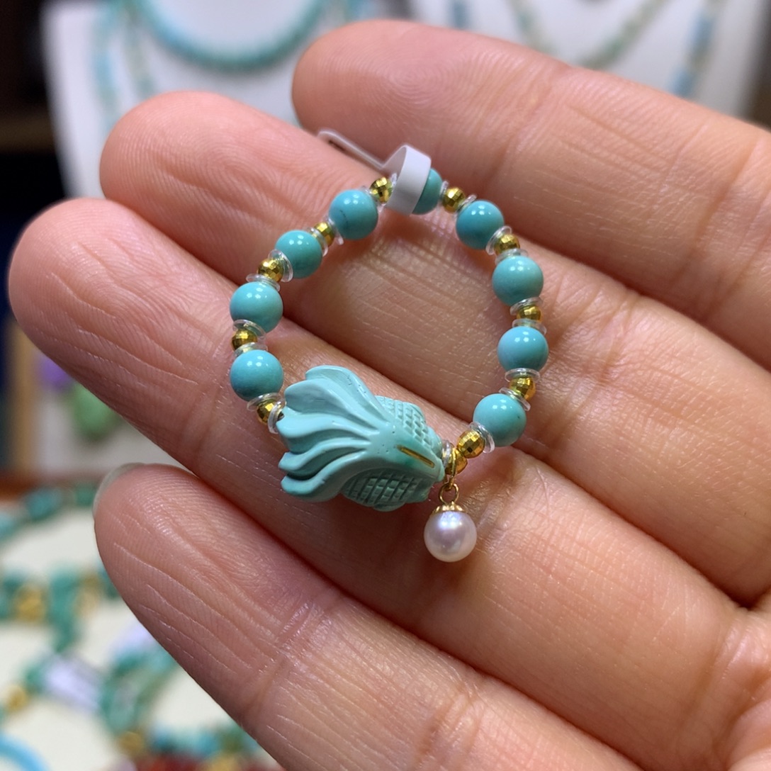 绿松石18K金镶嵌戒指