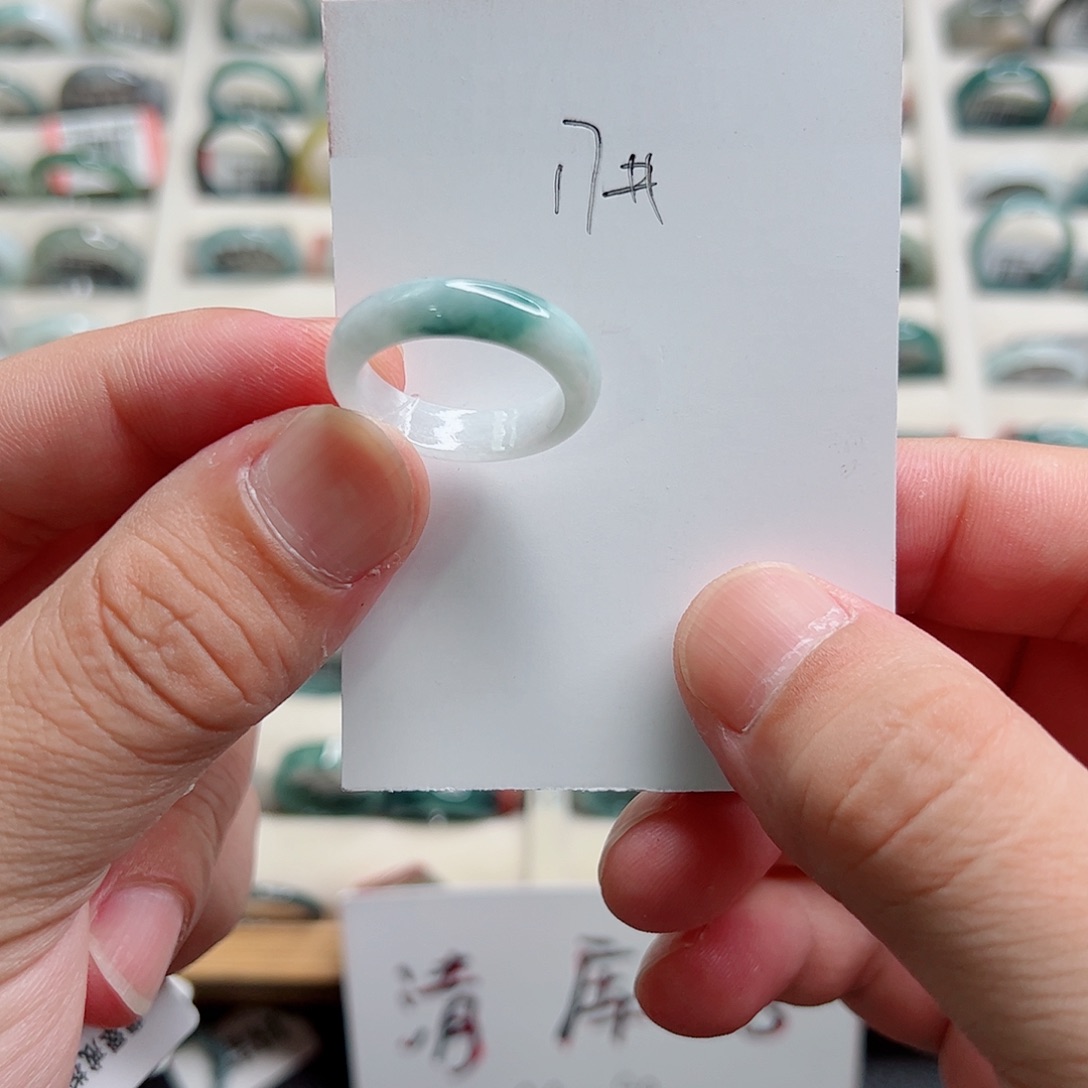 翡翠戒指未镶嵌翡翠