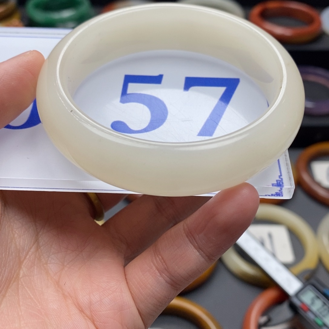 石英质玉（黄龙玉）手镯未镶嵌