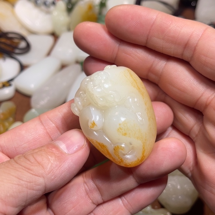 和田玉颈饰未镶嵌