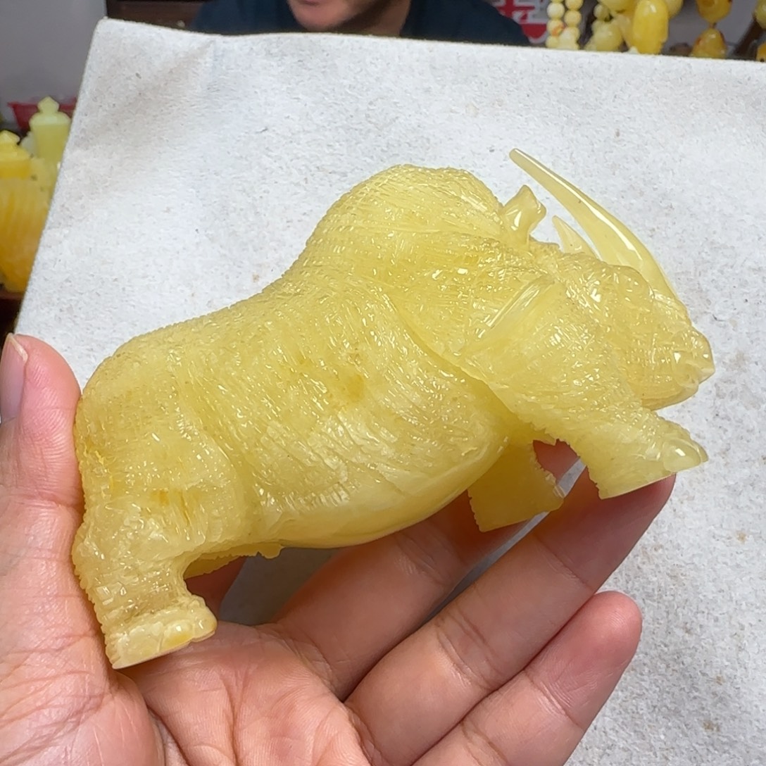 蜜蜡未镶嵌珠宝奇石