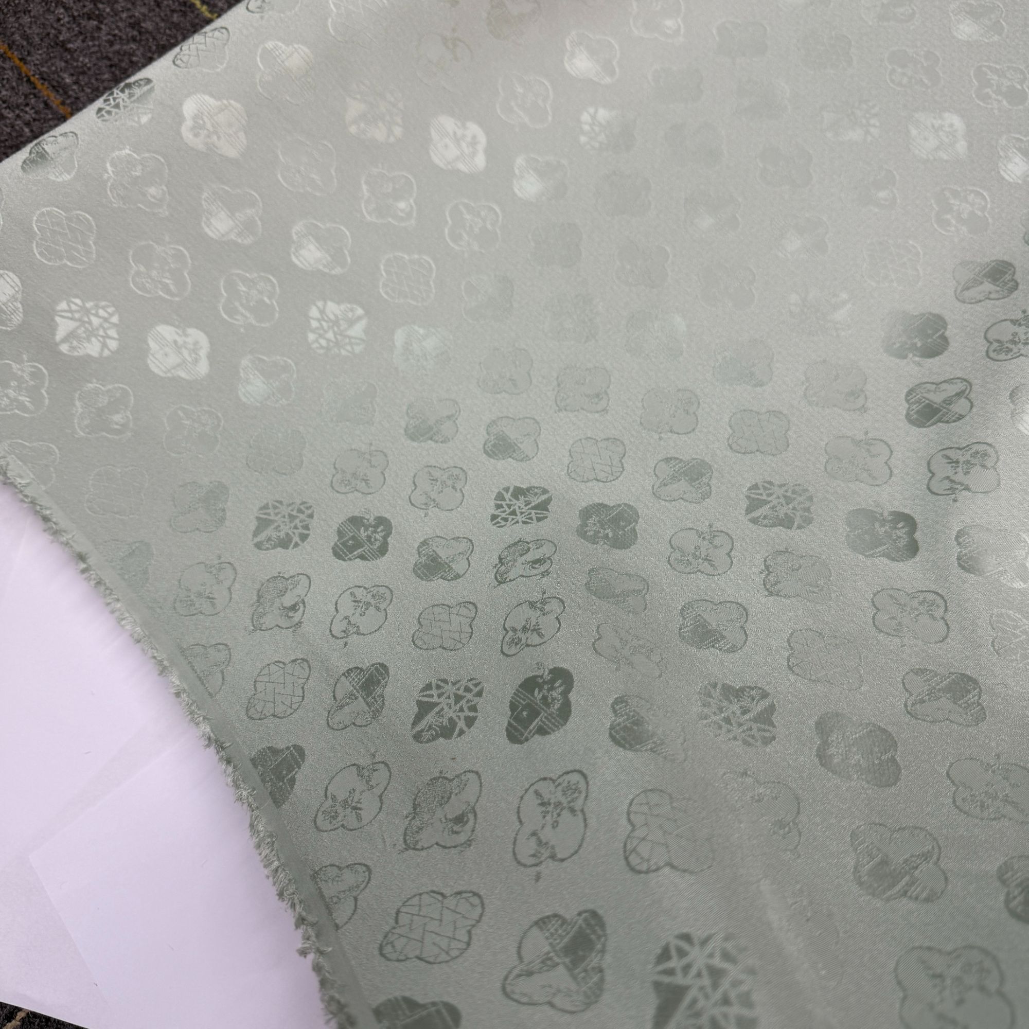 纹意匠小轩窗桑蚕丝面料幅宽138