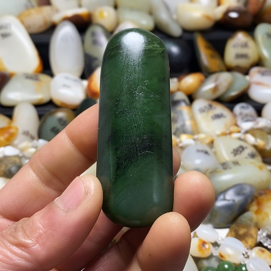 和田玉颈饰未镶嵌吊坠