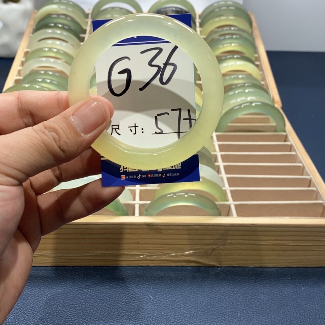 岫玉手镯未镶嵌手镯