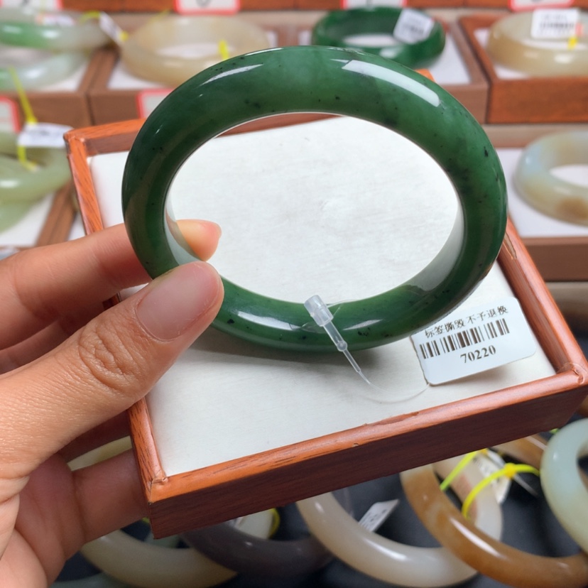 【闪购商品】和田玉手镯未镶嵌5657