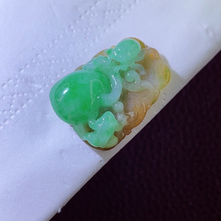 定制翡翠未镶嵌翡翠