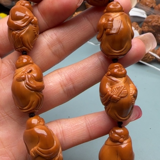 吊坠桃核橄榄雕工艺的