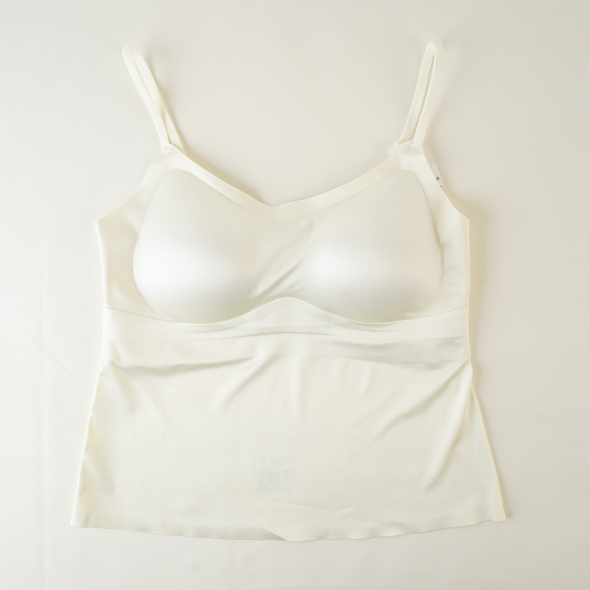 Nancy Lara “丝缎奇迹”缎面无痕带胸垫防走光吊带背心BZ553X02335