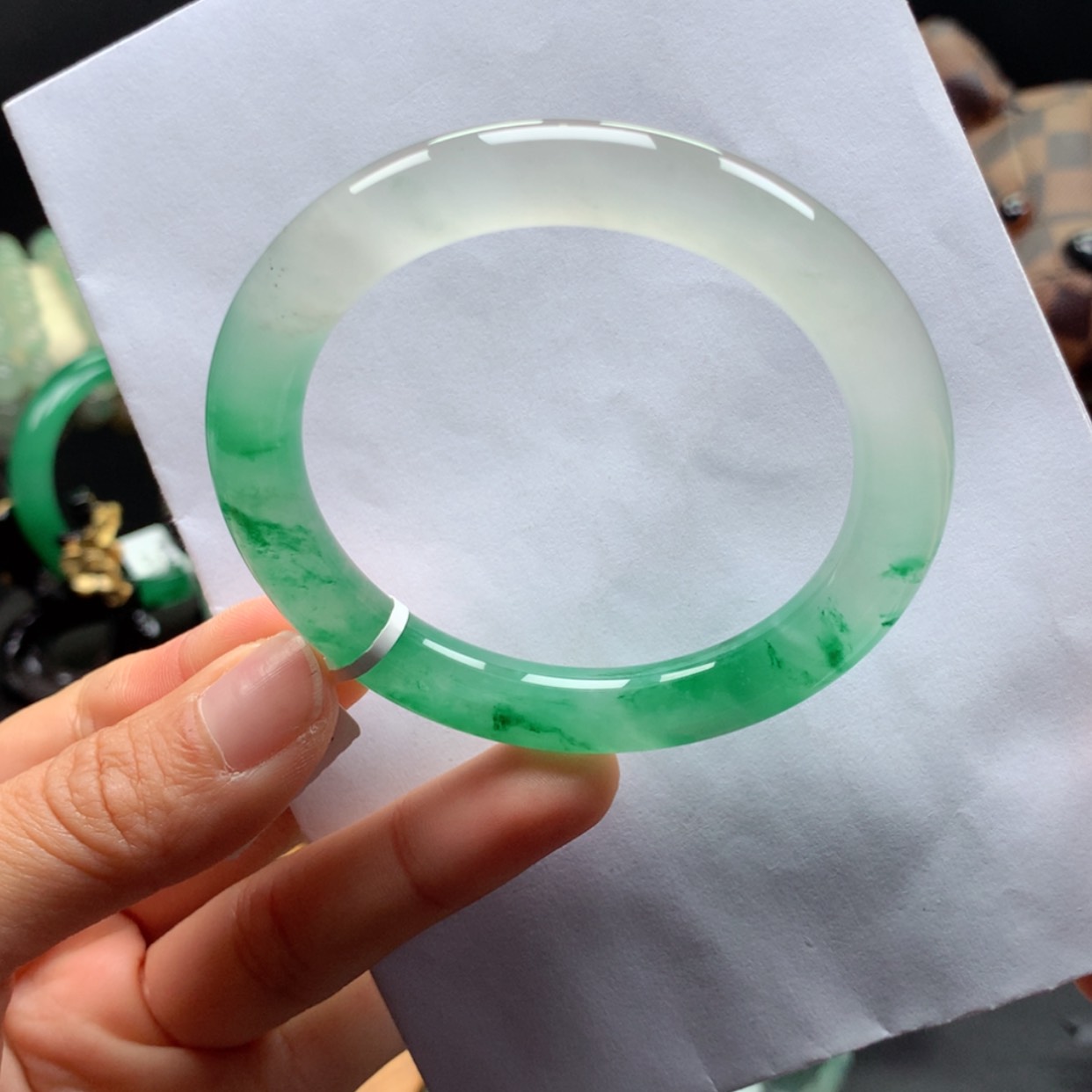 【闪购商品】未镶嵌手镯石英质玉