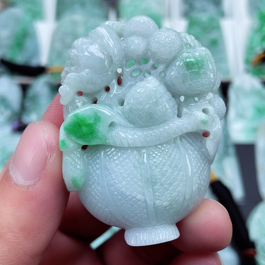 翡翠颈饰未镶嵌翡翠吊坠