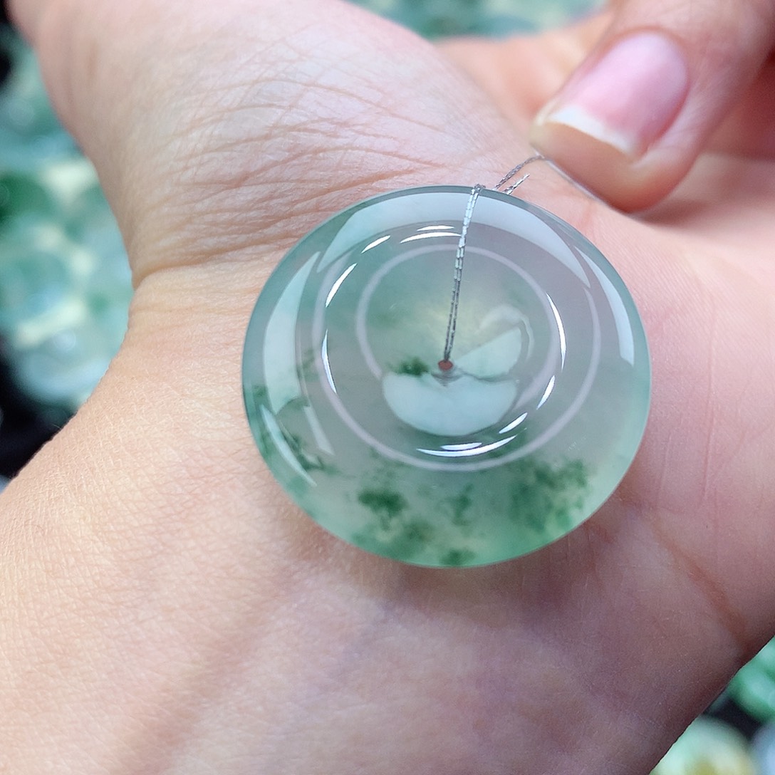 翡翠颈饰未镶嵌编号14。尺寸25.5-6.1