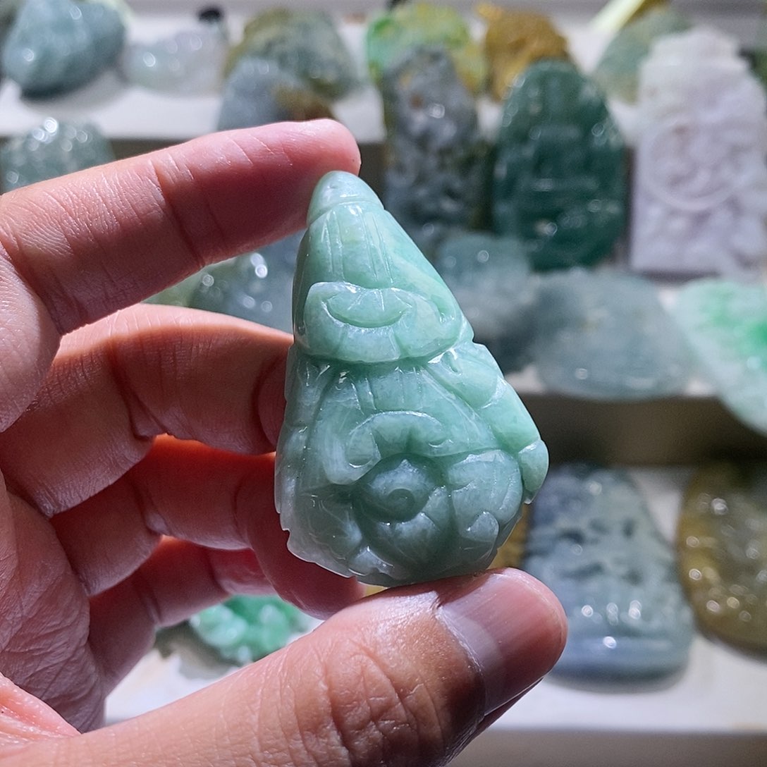 【闪购商品】翡翠颈饰未镶嵌白菜