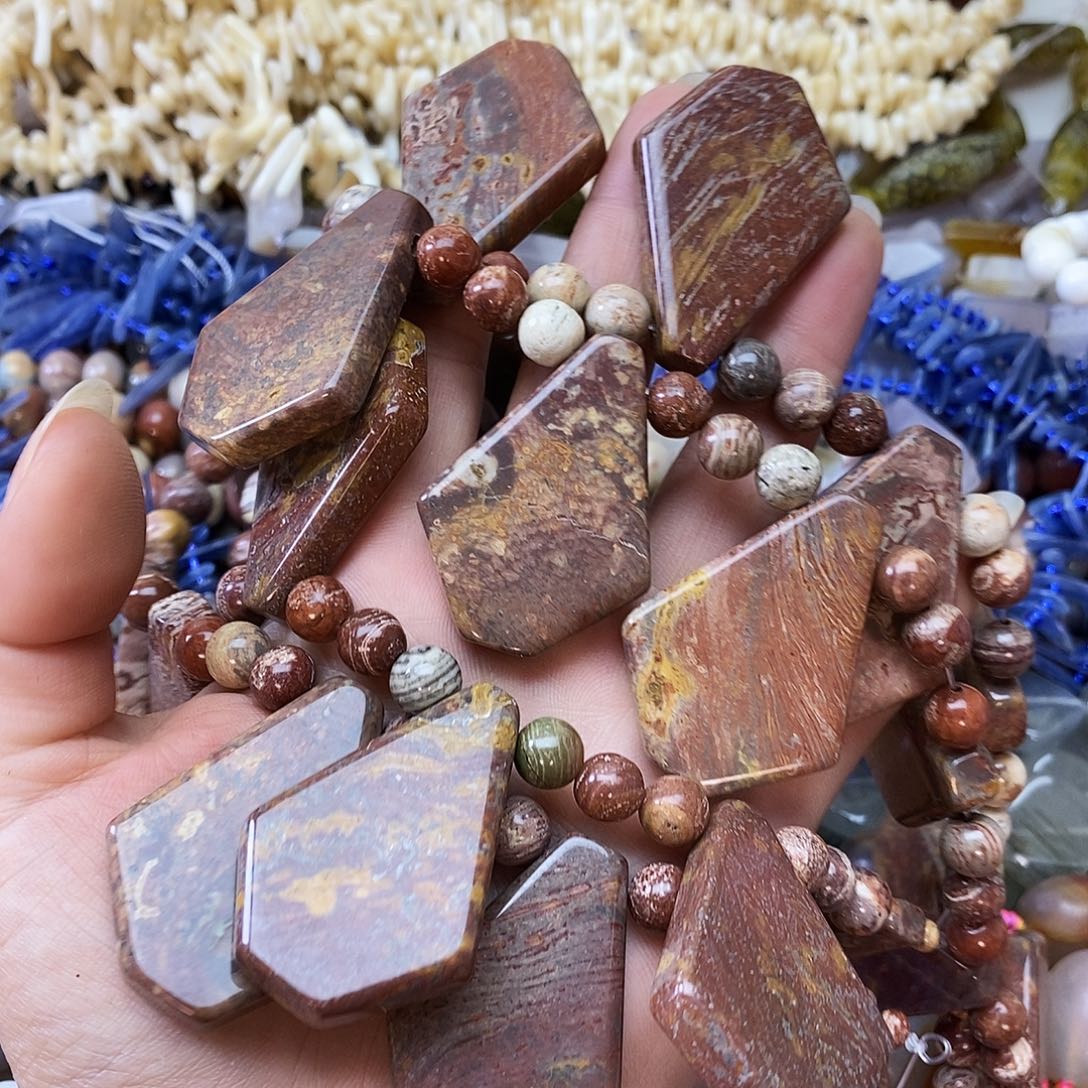 玛瑙/玉髓未镶嵌珠宝半成品彩虹石