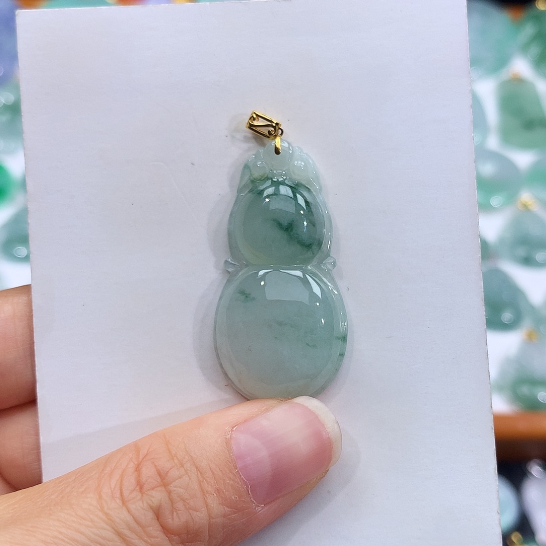 翡翠18K金镶嵌颈饰翡翠吊坠