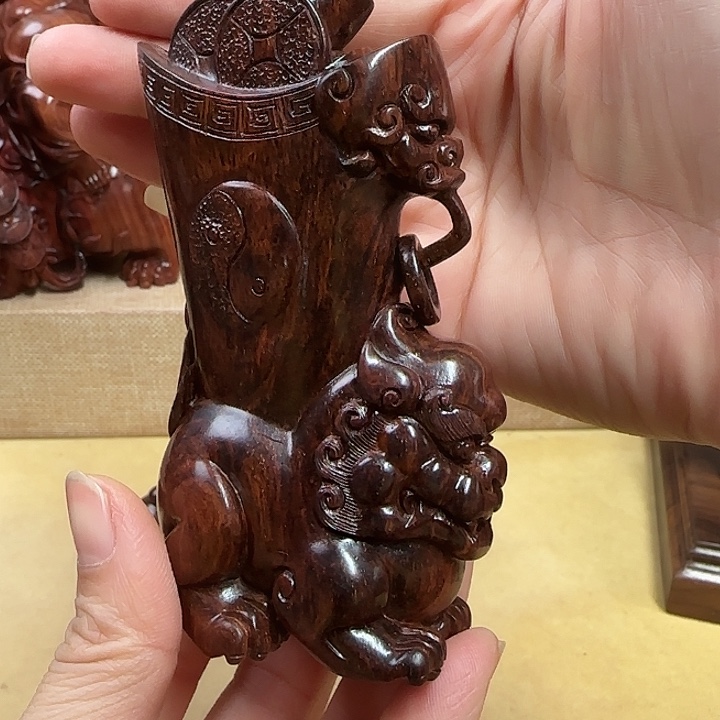 黄花梨/降香黄檀貔貅兽首杯