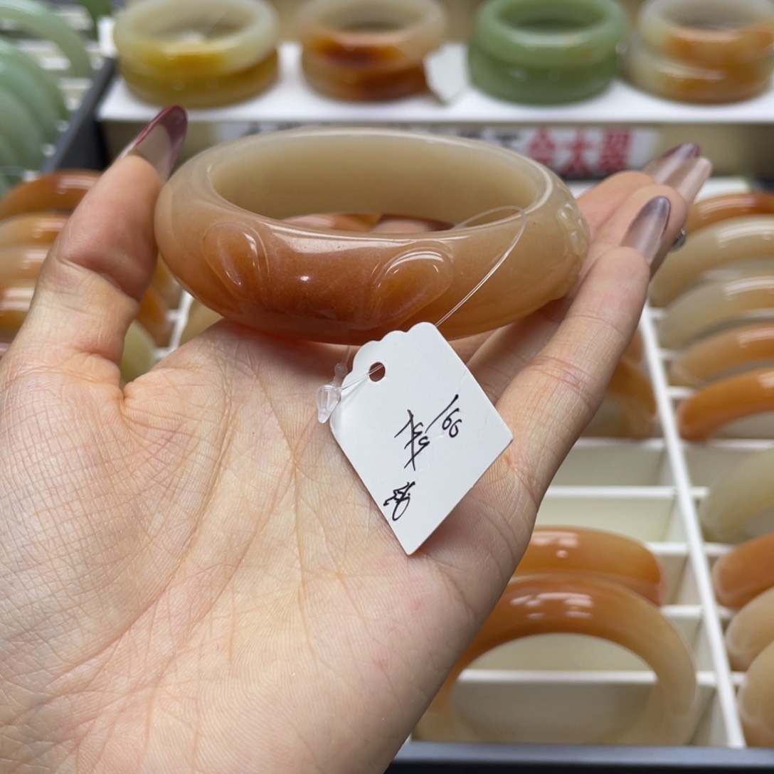 石英质玉手镯未镶嵌鼠**王