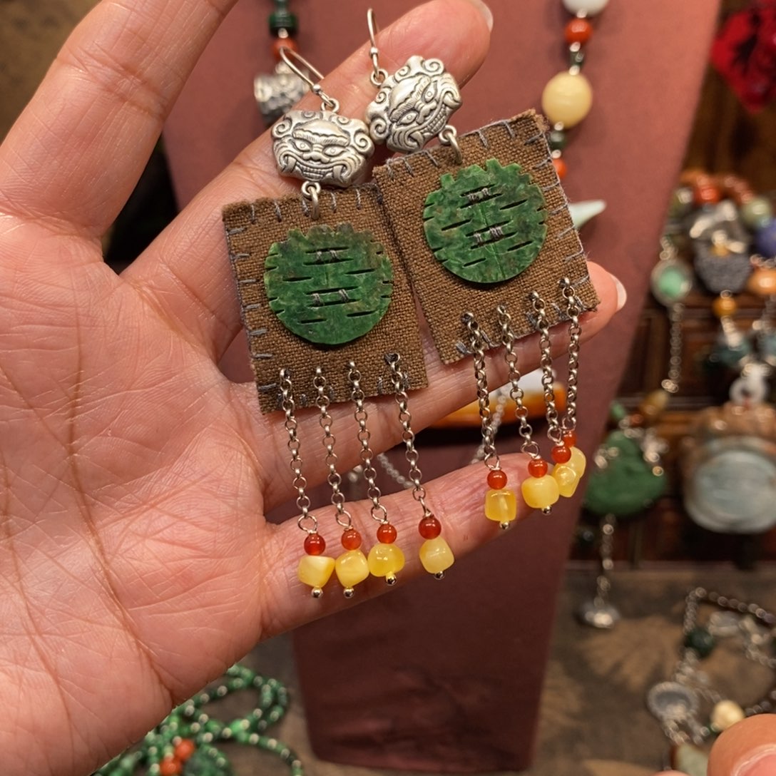 翡翠吊坠(赠链)未镶嵌