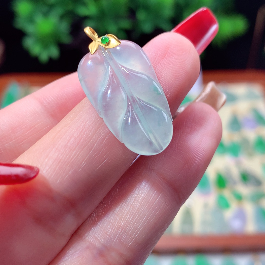 翡翠吊坠(不含链)18K金镶嵌