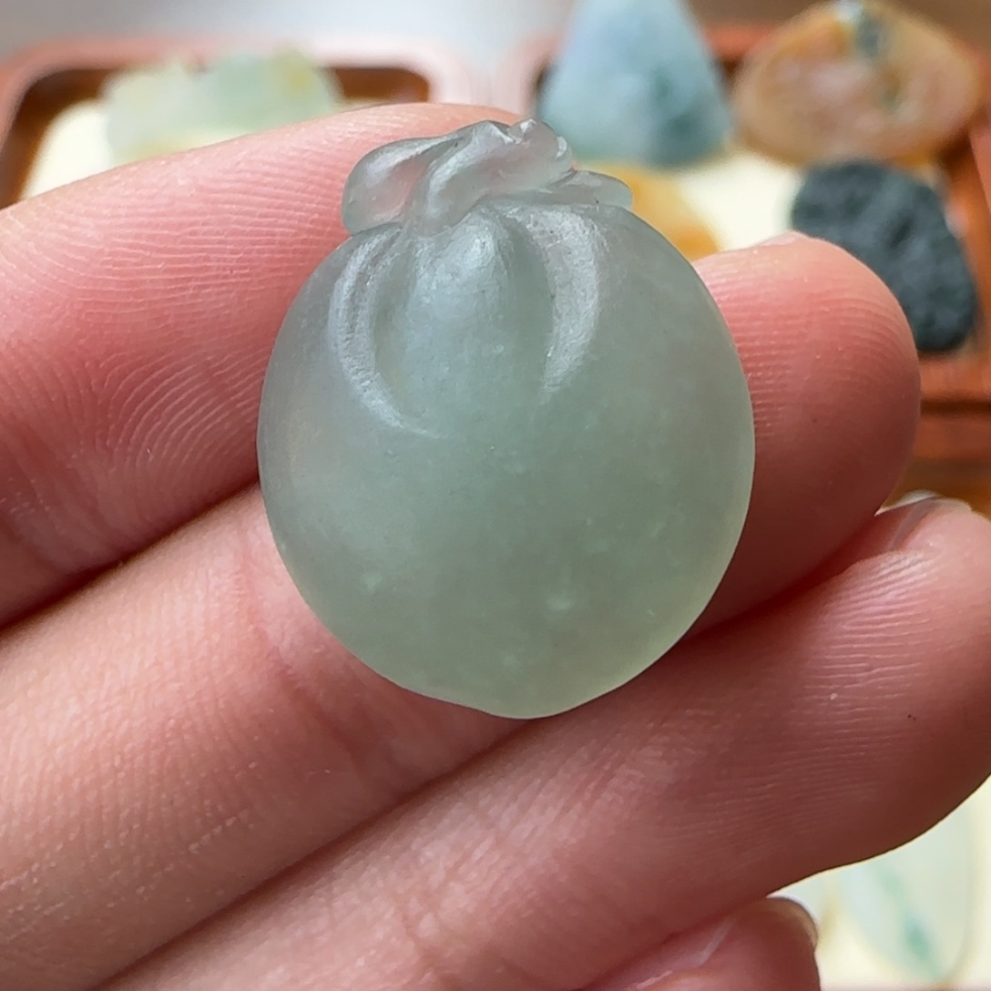 定制翡翠未镶嵌寿桃