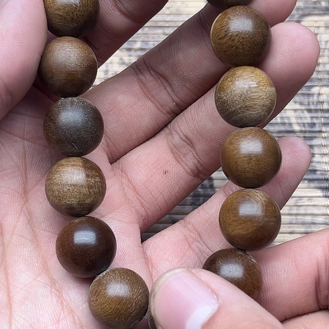 沉香碎屑沉香昆仑梅格