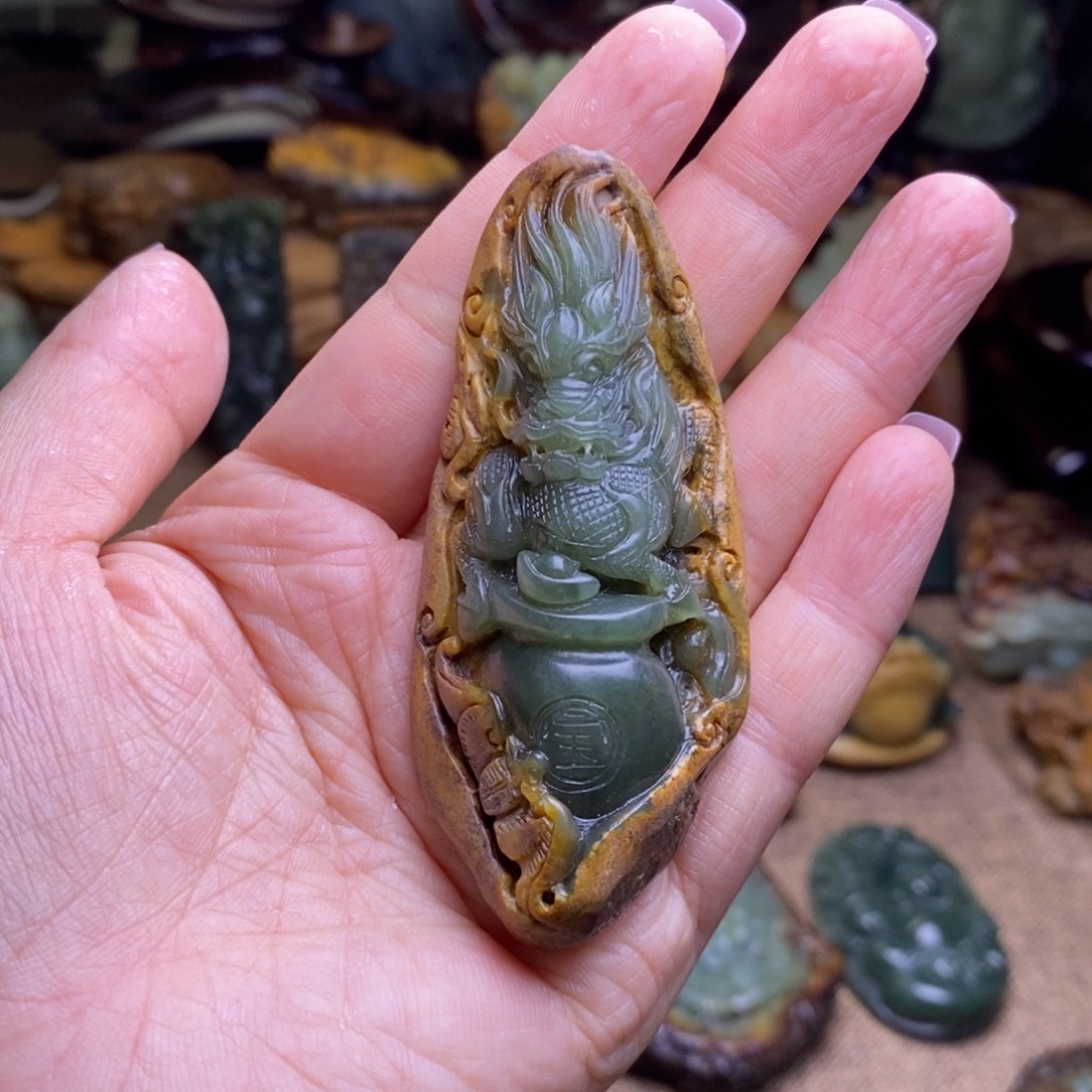 岫岩河磨玉（透闪石质玉）未镶嵌把件